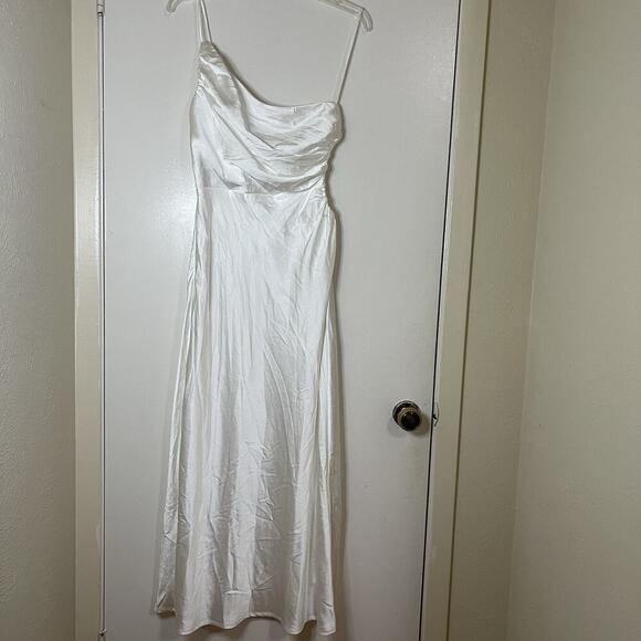 NEW! Selfie Leslie Taking Bets One Shoulder Satin Midi cutout Dress White Medium - Picture 4 of 14